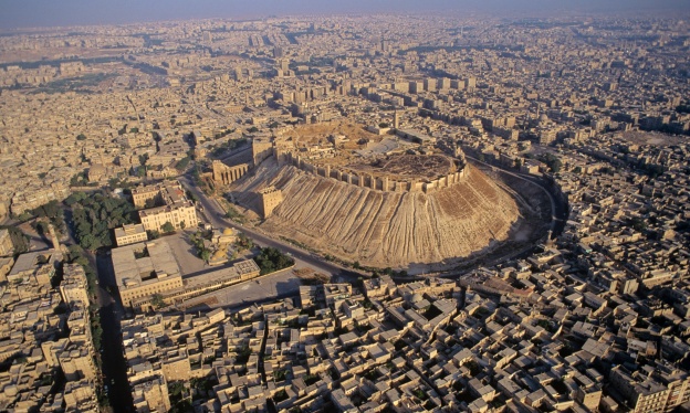 1993, Aleppo, Syria --- Aerial view of the citadel. --- Image by © Frederic Soltan/Sygma/Corbis